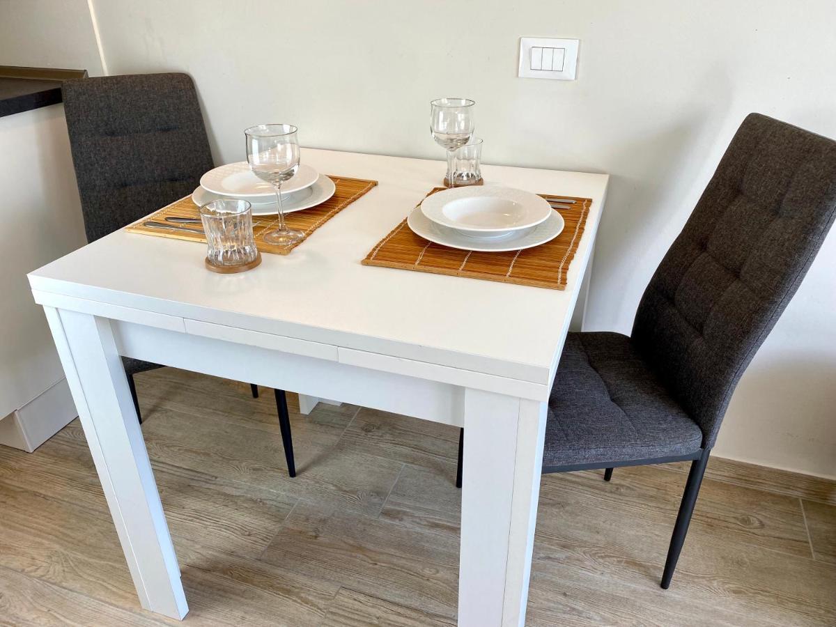Bright Studio Apartment With Free Private Parking 梅拉诺 外观 照片