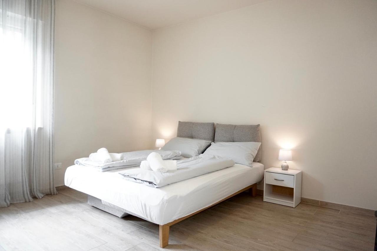 Bright Studio Apartment With Free Private Parking 梅拉诺 外观 照片
