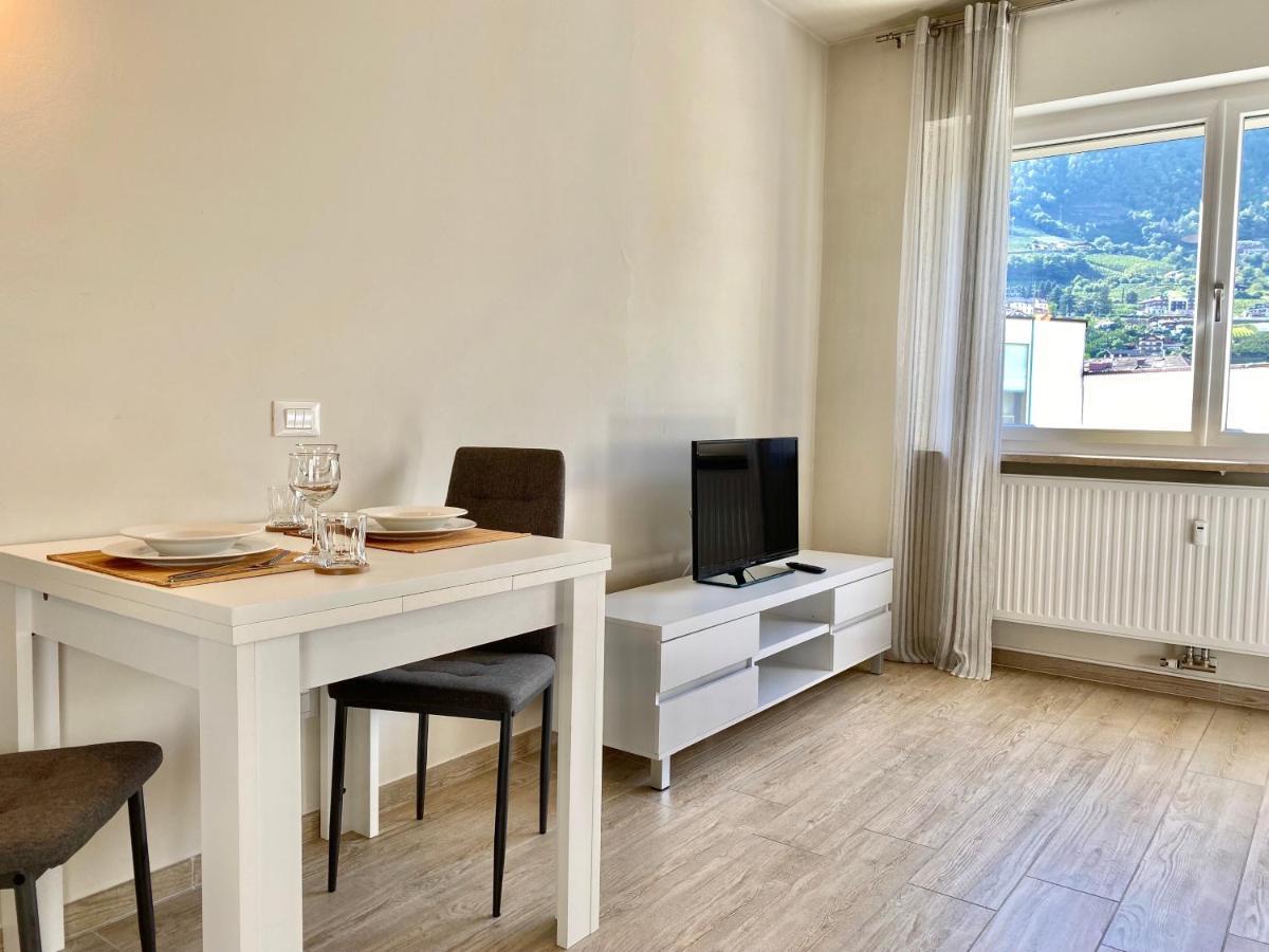 Bright Studio Apartment With Free Private Parking 梅拉诺 外观 照片