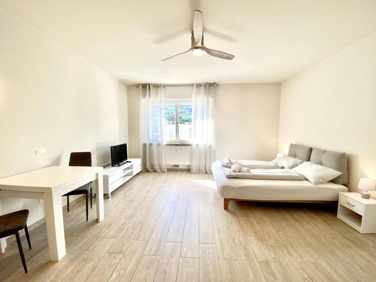 Bright Studio Apartment With Free Private Parking 梅拉诺 外观 照片